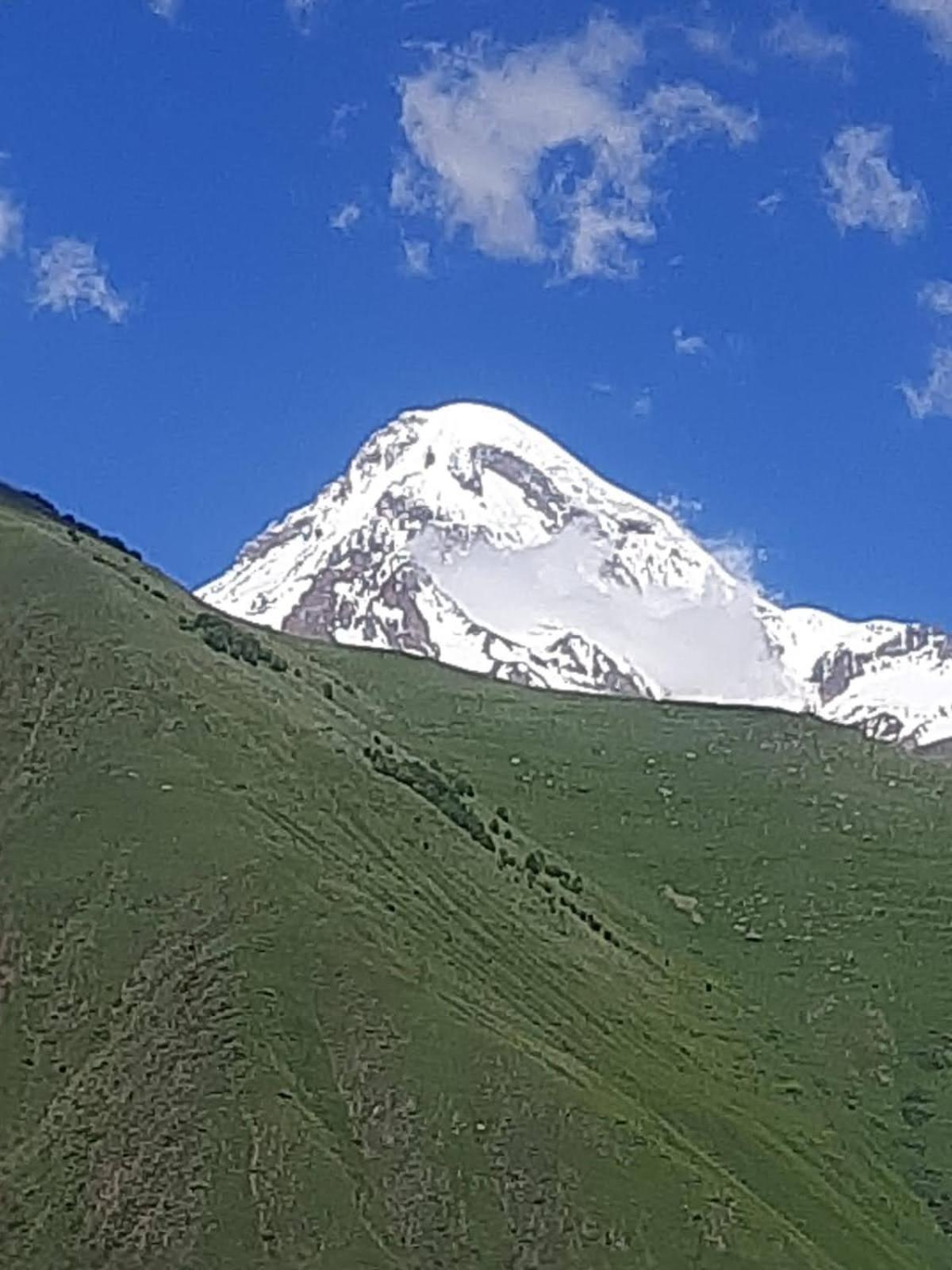 Cliffside Cottage Kazbegi Exteriör bild